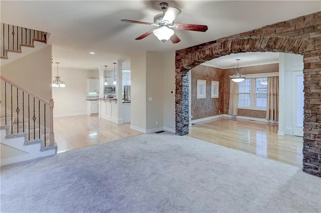 $389,900 | 820 Southwest 36 Street, Lee's Summit, MO 64082