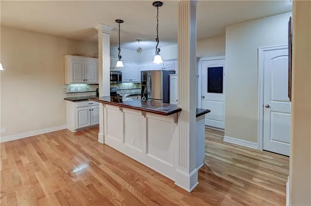 $389,900 | 820 Southwest 36 Street, Lee's Summit, MO 64082