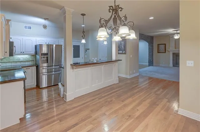 $389,900 | 820 Southwest 36 Street, Lee's Summit, MO 64082