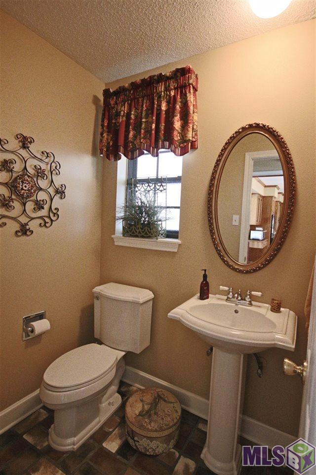 5131 Hickory Ridge Boulevard Baton Rouge, LA 70817 - Photo 9 of 33 Gallery Image 9