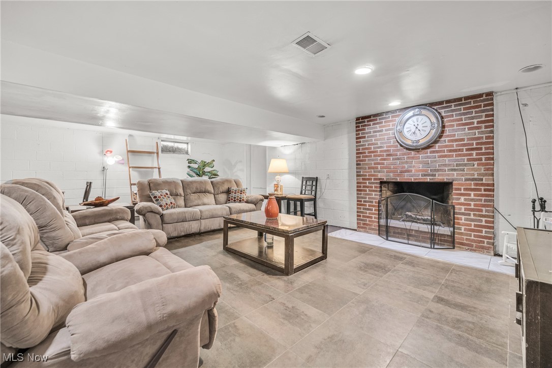 2083 Miami Road Euclid, OH 44117 - Photo 23 of 28 Gallery Image 23