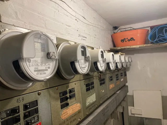 a view of a workspace with furniture