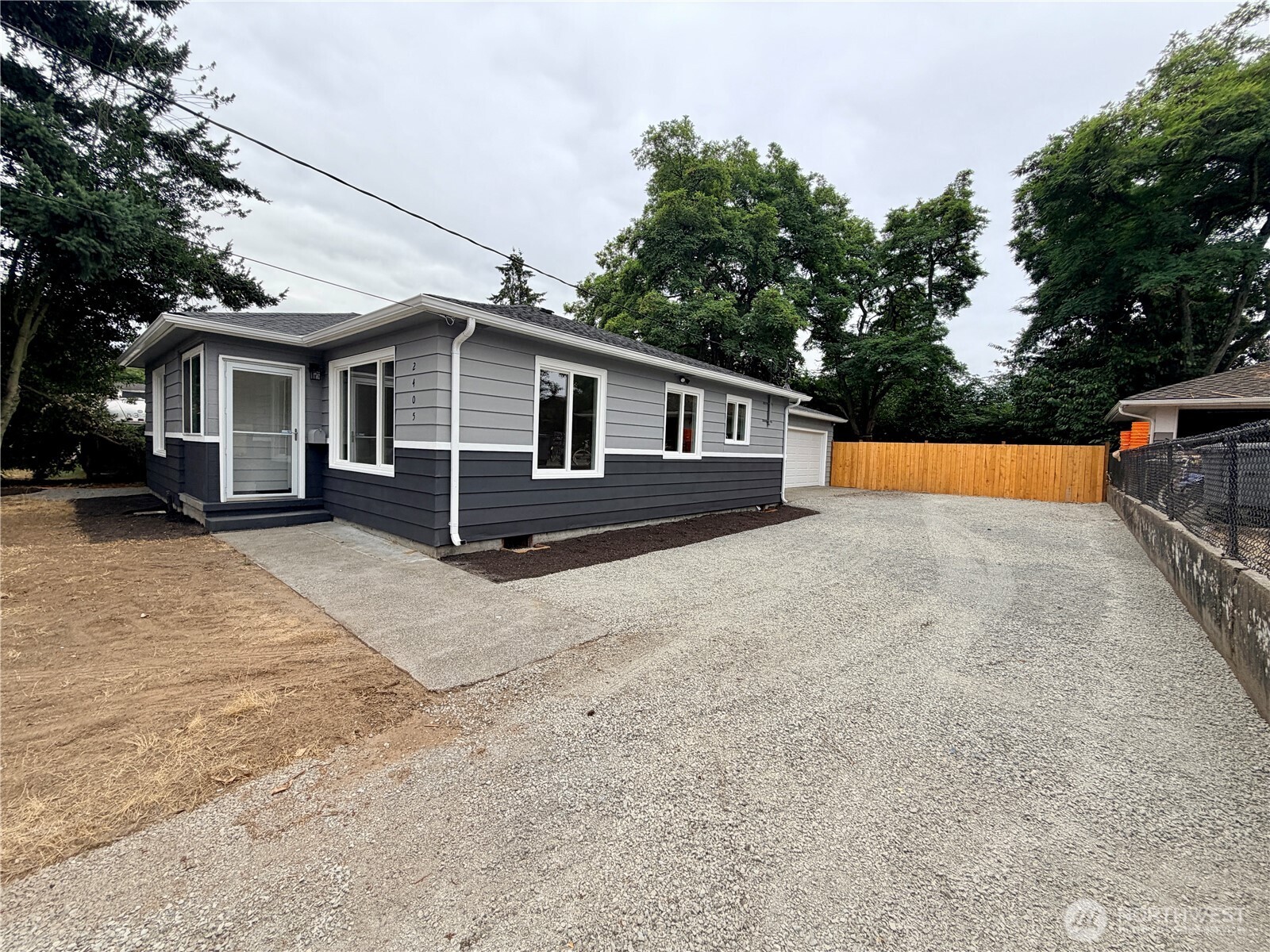 2405 Northeast 10th Street Renton, WA 98056 - Photo 2 of 32 Gallery Image 2