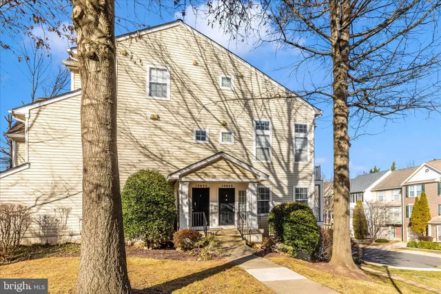 $2,449 | 13023 Bridger Drive, Unit 1414, Germantown, MD 20874