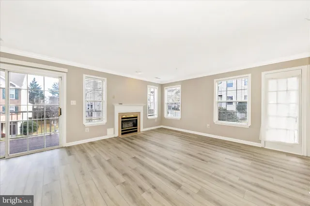 $2,449 | 13023 Bridger Drive, Unit 1414, Germantown, MD 20874