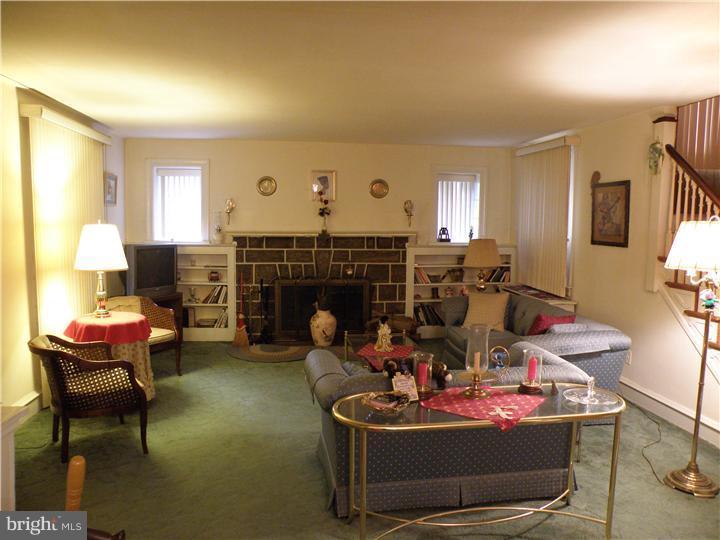 9 Baily Road Lansdowne, PA 19050 - Photo 2 of 12 Living Room