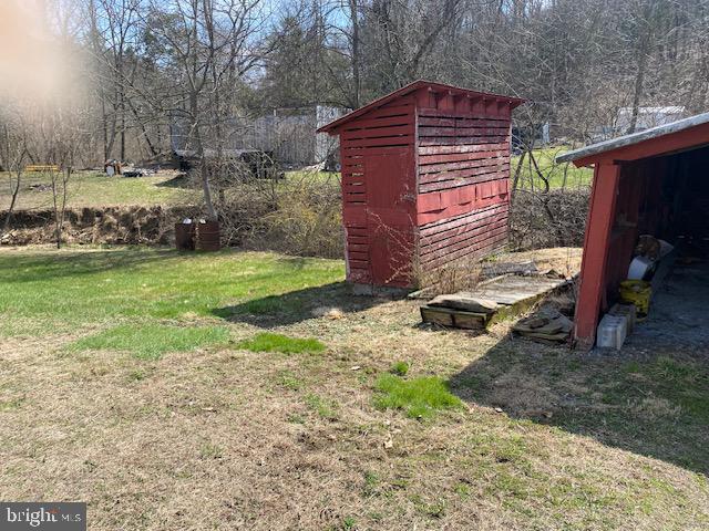 446 Pyle Road Thompsontown, PA 17094 - Photo 7 of 32 Corn crib