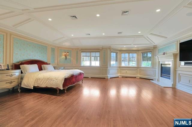 27 Roberts Road Englewood Cliffs, NJ 07632 - Photo 23 of 44