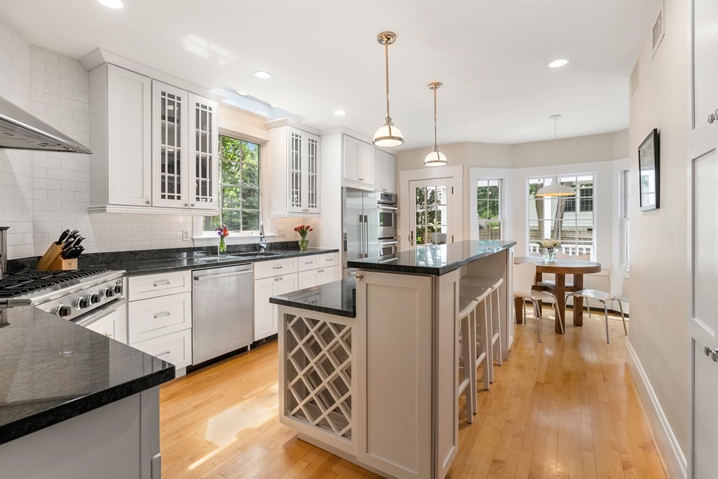 45 Howe Street Wellesley, MA 02482 - Photo 6 of 30