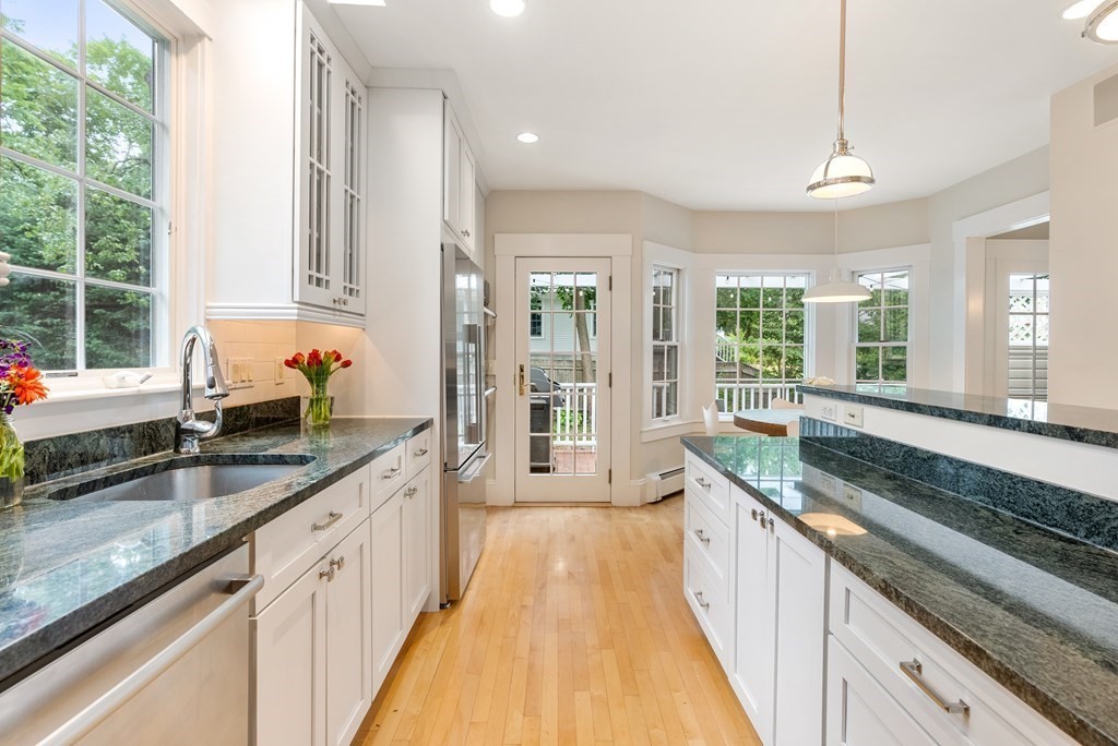 45 Howe Street Wellesley, MA 02482 - Photo 8 of 30
