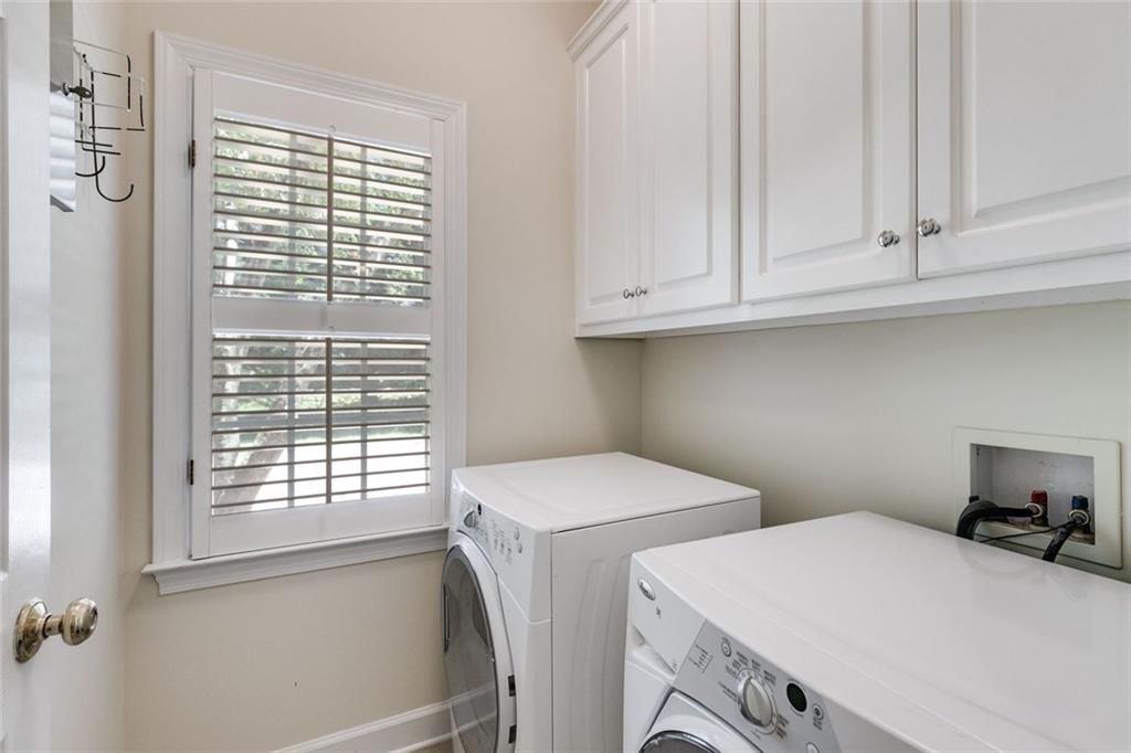 110 Pond View Point LaGrange, GA 30240 - Photo 31 of 68 a utility room with dryer and washer