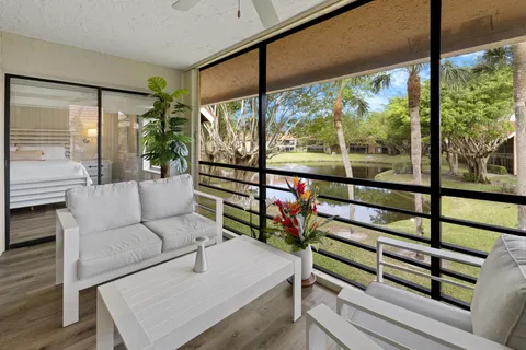 $325,000 | 11296 Green Lake Drive, Unit 204, Boynton Beach, FL 33437