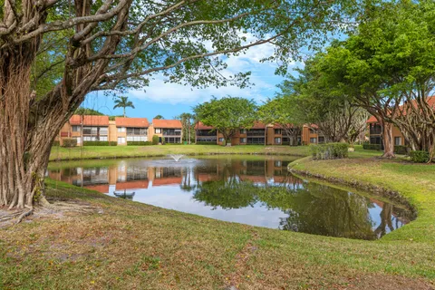 $325,000 | 11296 Green Lake Drive, Unit 204, Boynton Beach, FL 33437