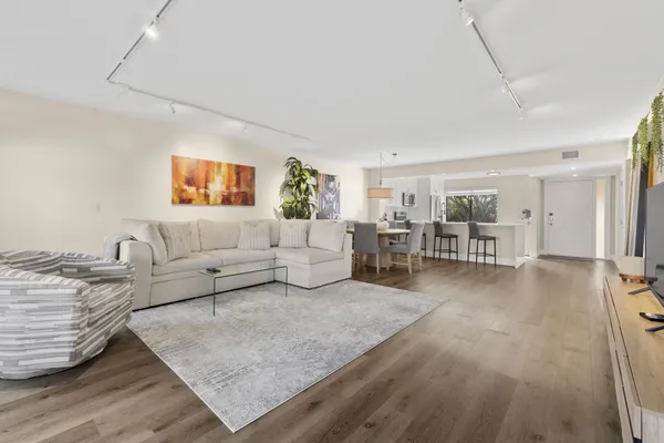 $325,000 | 11296 Green Lake Drive, Unit 204, Boynton Beach, FL 33437