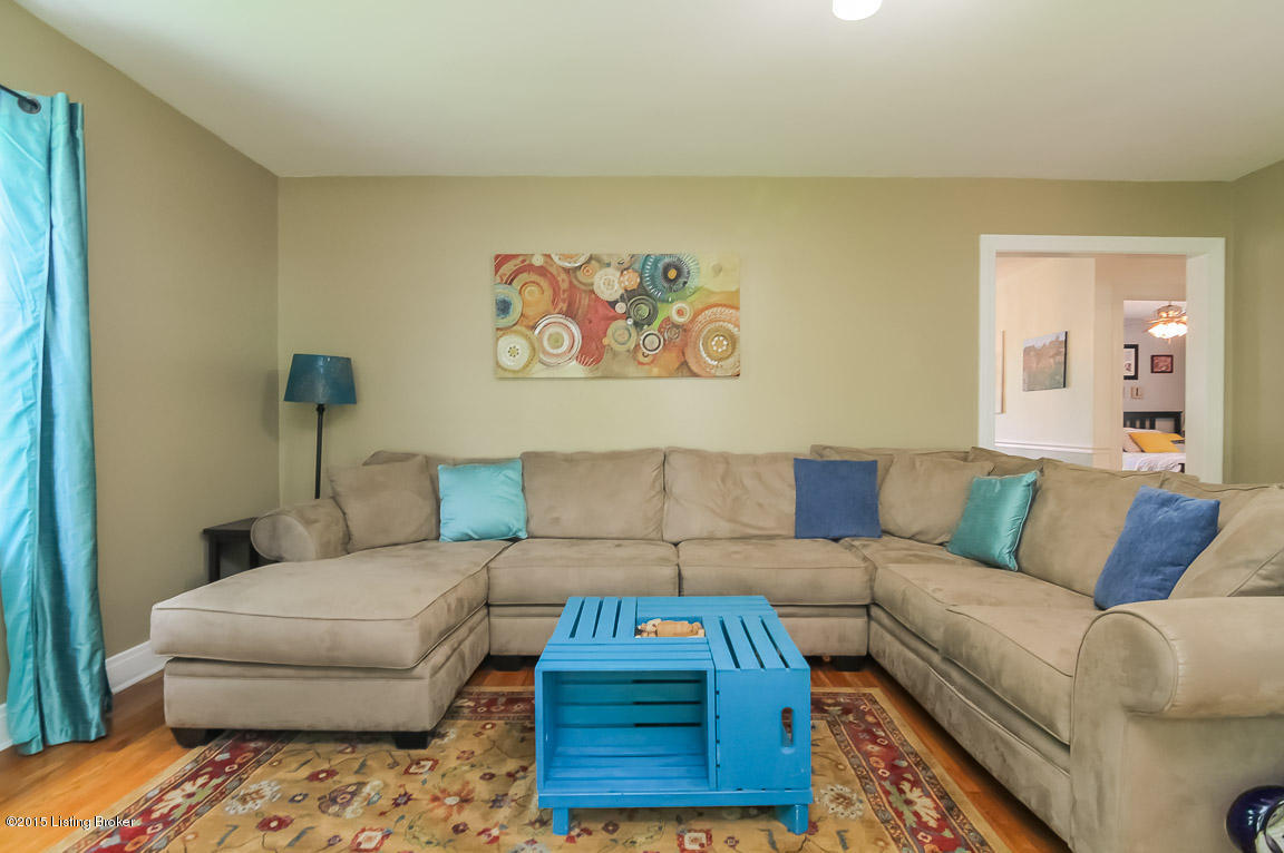 4026 Gloucester Road Louisville, KY 40207 - Photo 9 of 64 7