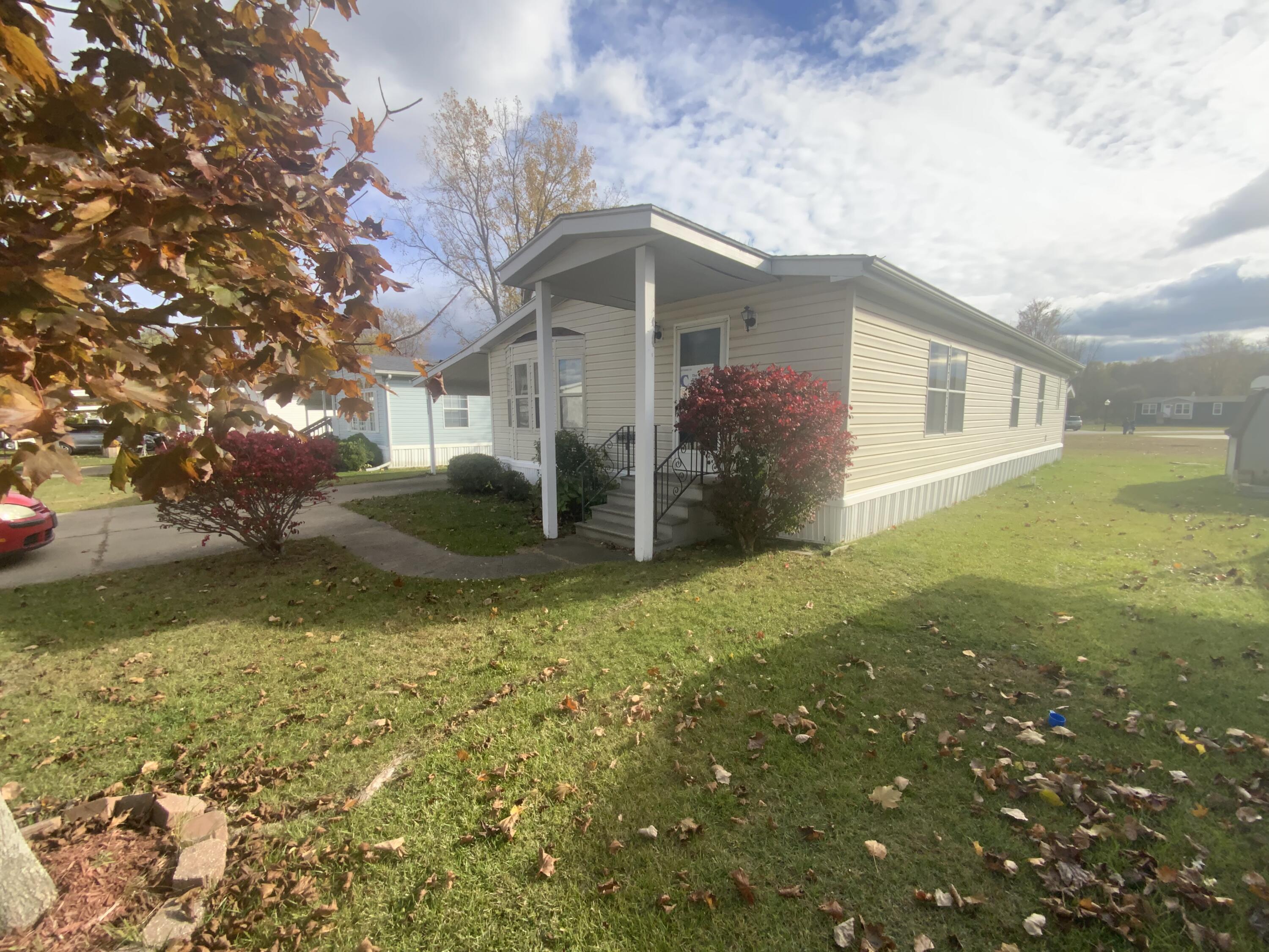 3291 Greystone Street Jackson, MI 49201 - Photo 3 of 14 IMG_1293