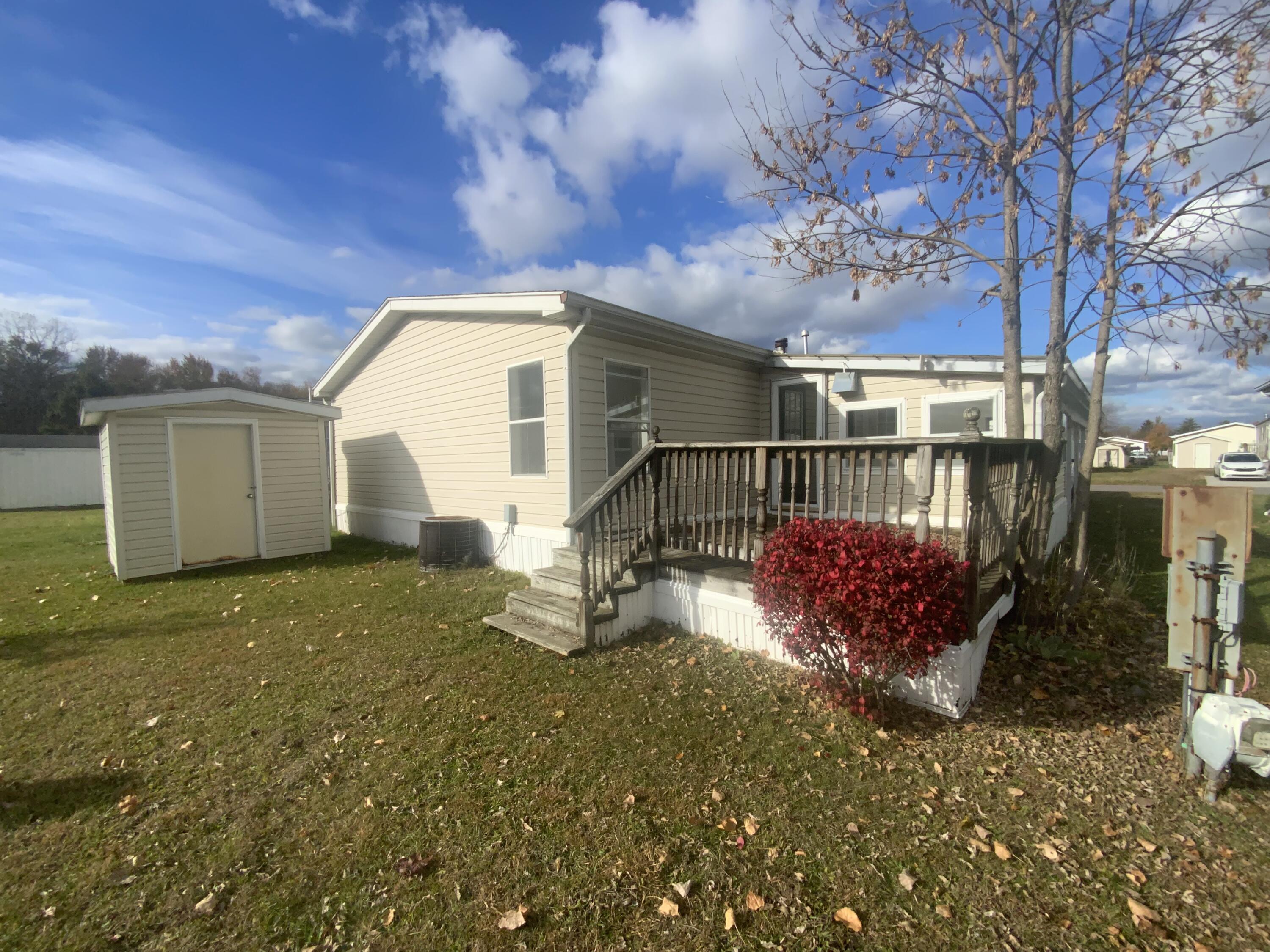 3291 Greystone Street Jackson, MI 49201 - Photo 4 of 14 IMG_1292