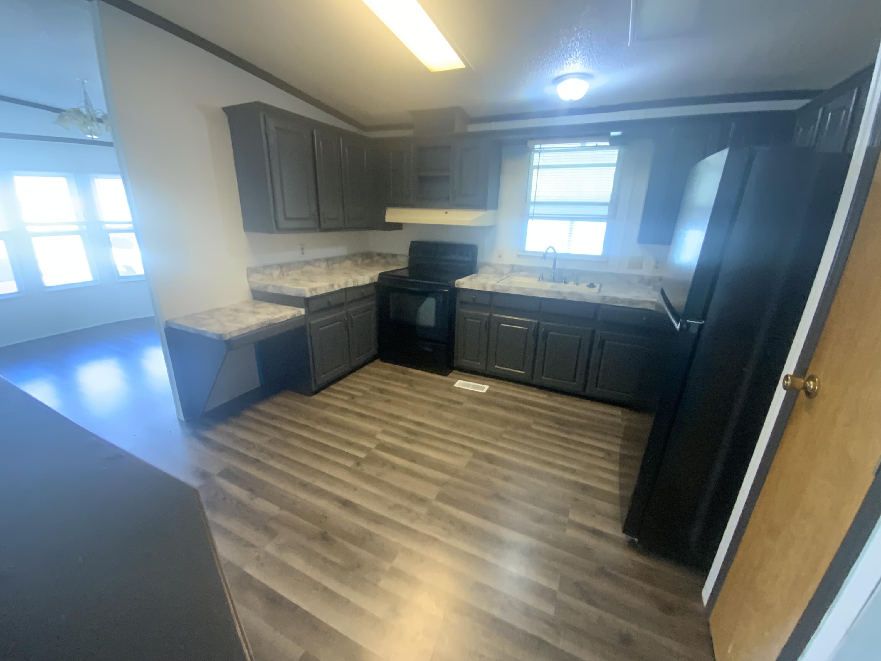 3291 Greystone Street Jackson, MI 49201 - Photo 5 of 14 IMG_1289