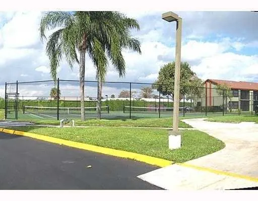 $171,000 | 211 Lake Pointe Drive, Unit 102, Oakland Park, FL 33309