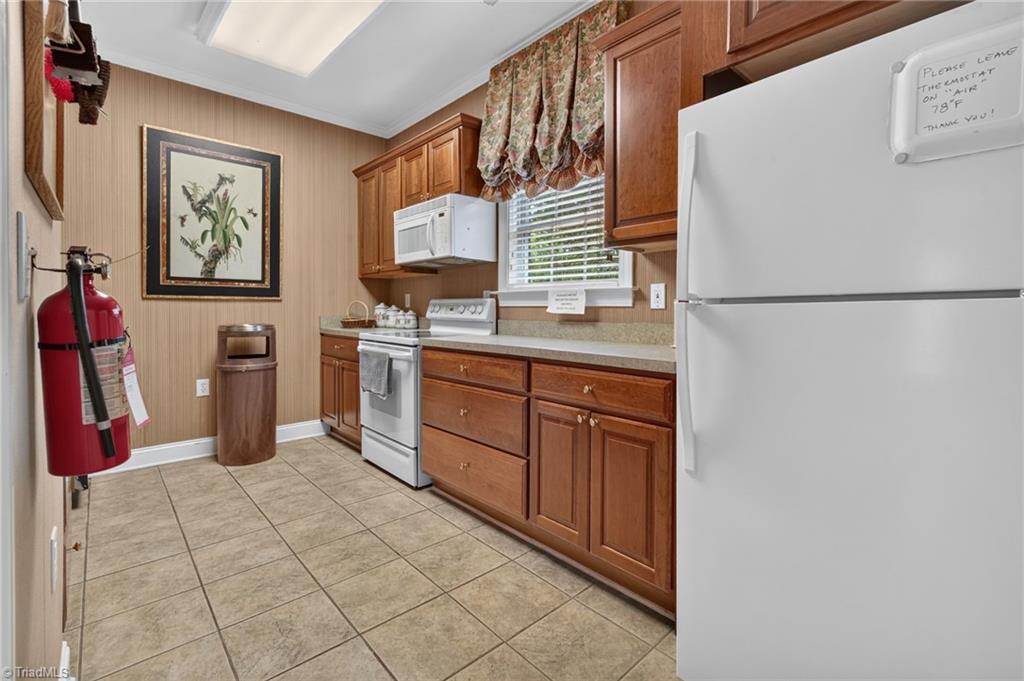 522 College Road, Unit 207 Greensboro, NC 27410 - Photo 19 of 34