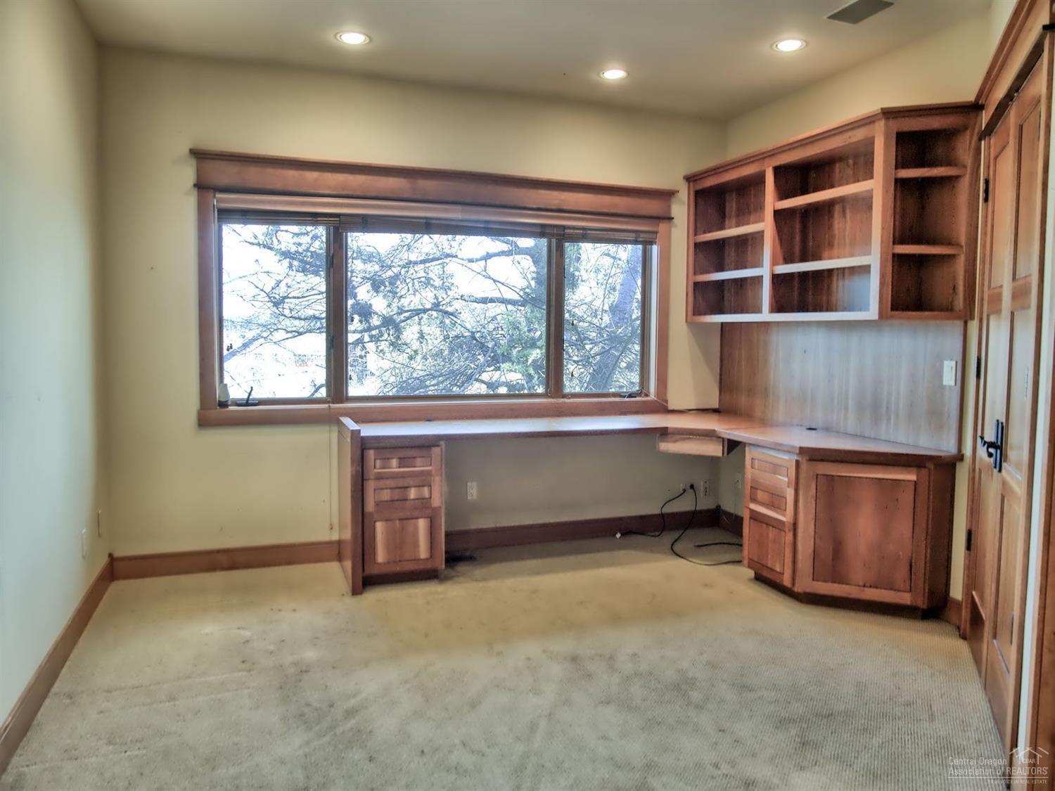 65725 Gerking Market Road Bend, OR 97703 - Photo 5 of 23 Gallery Image 5