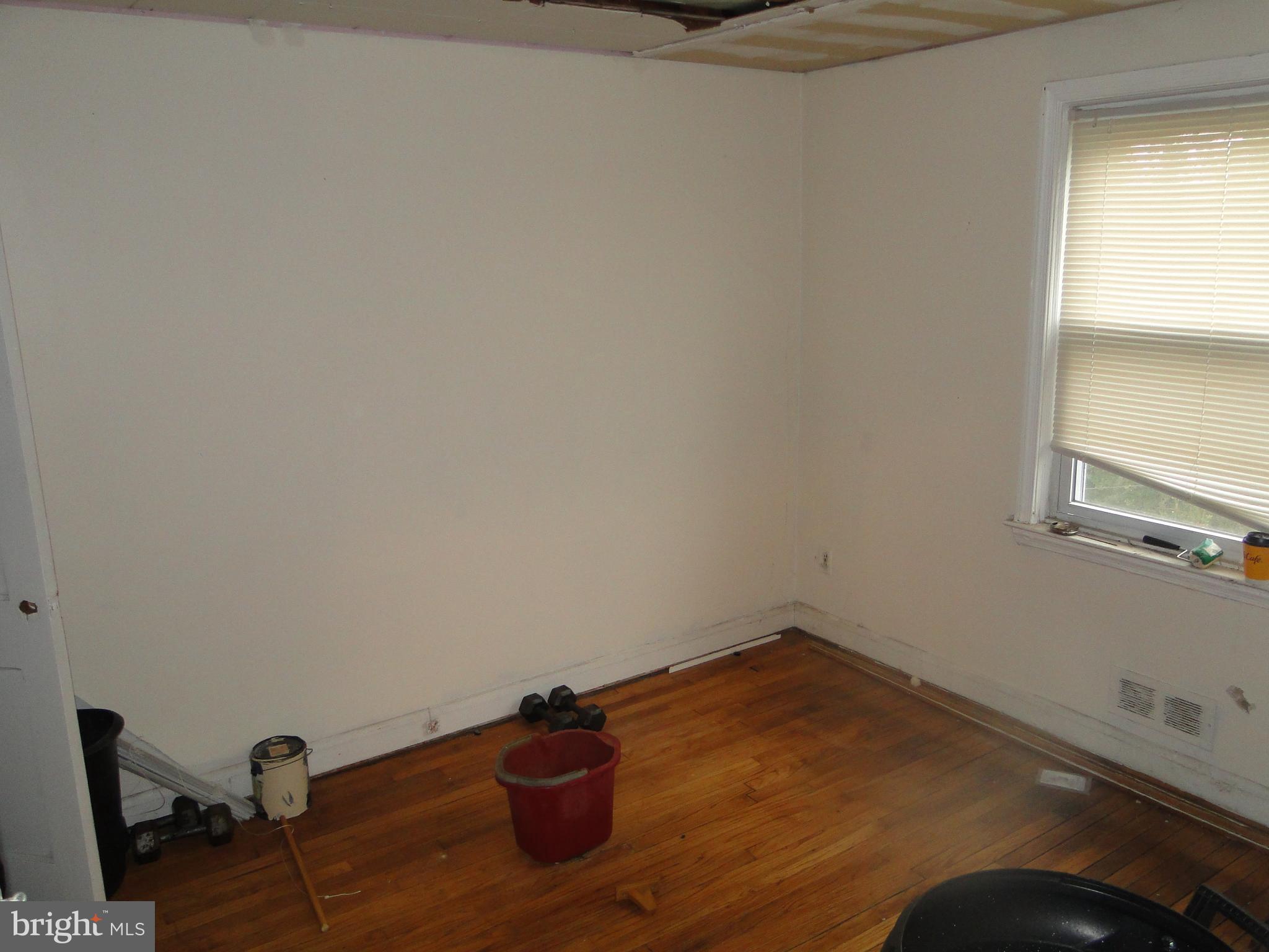 4451 Eldone Road Baltimore, MD 21229 - Photo 8 of 12