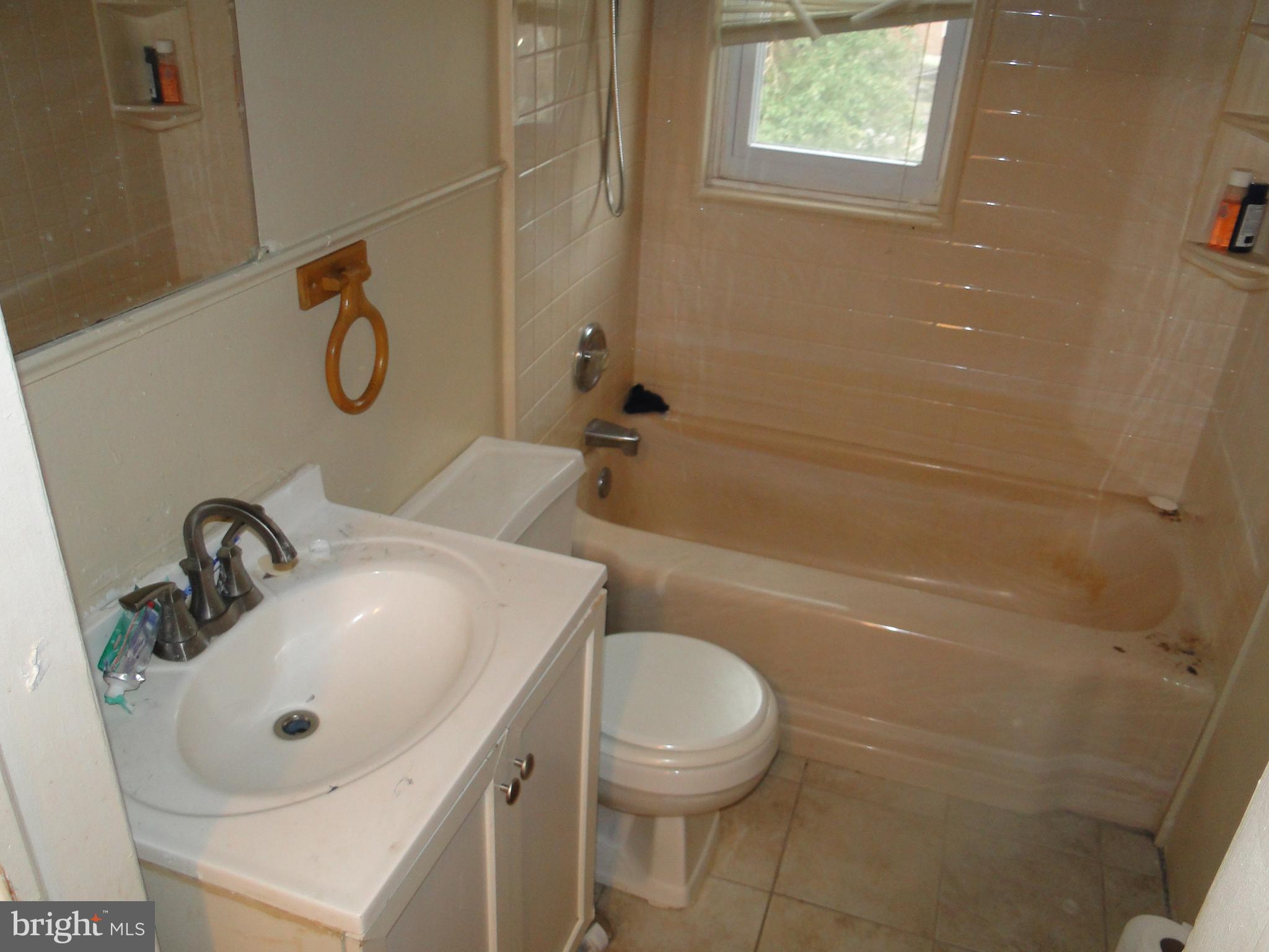 4451 Eldone Road Baltimore, MD 21229 - Photo 9 of 12