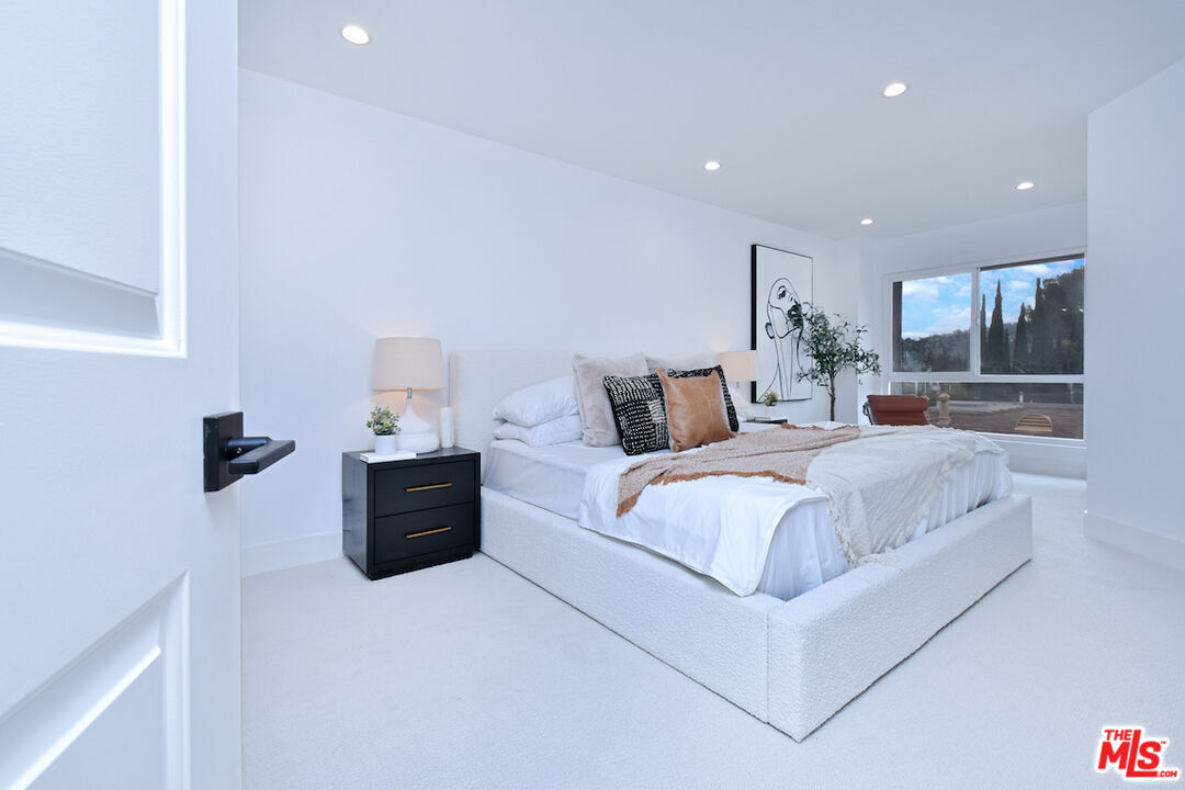 11640 Woodbridge Street, Unit 304 Studio City, CA 91604 - Photo 11 of 23