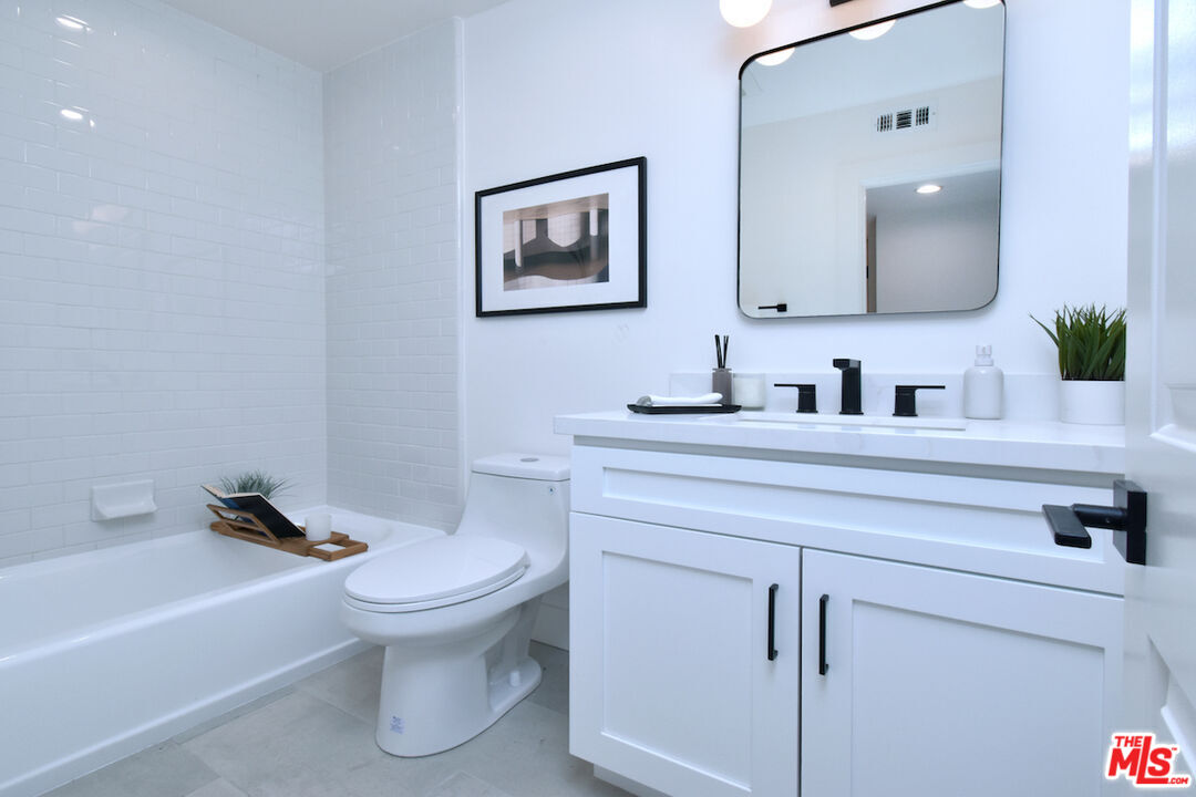 11640 Woodbridge Street, Unit 304 Studio City, CA 91604 - Photo 16 of 23