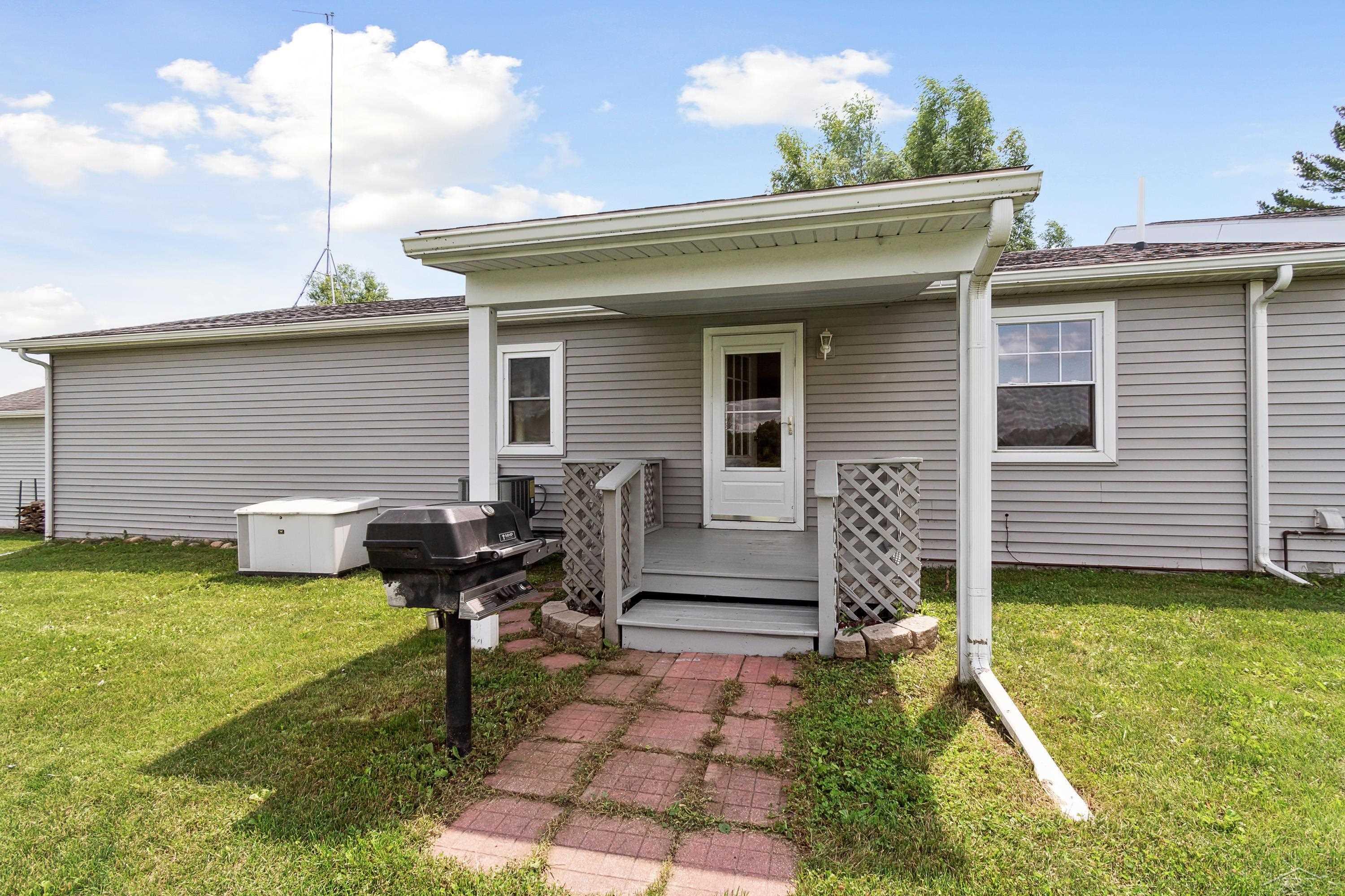 2876 Grass Lake Road Gladwin, MI 48624 - Photo 15 of 20 50115301-14.JPG