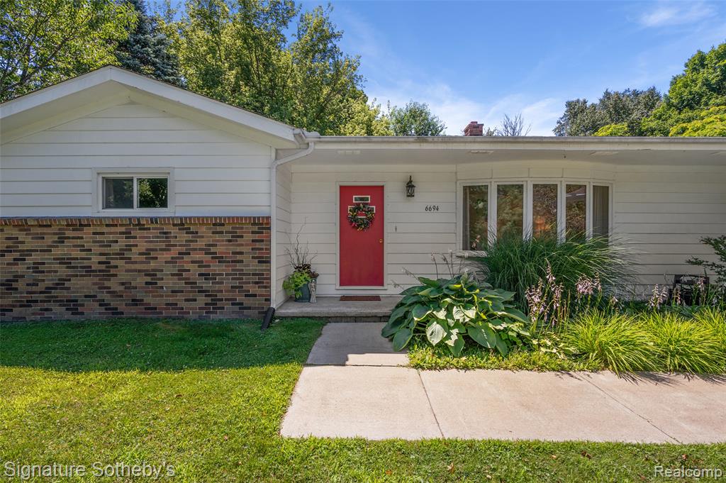 6694 Lierman Road Imlay City, MI 48444 - Photo 2 of 25