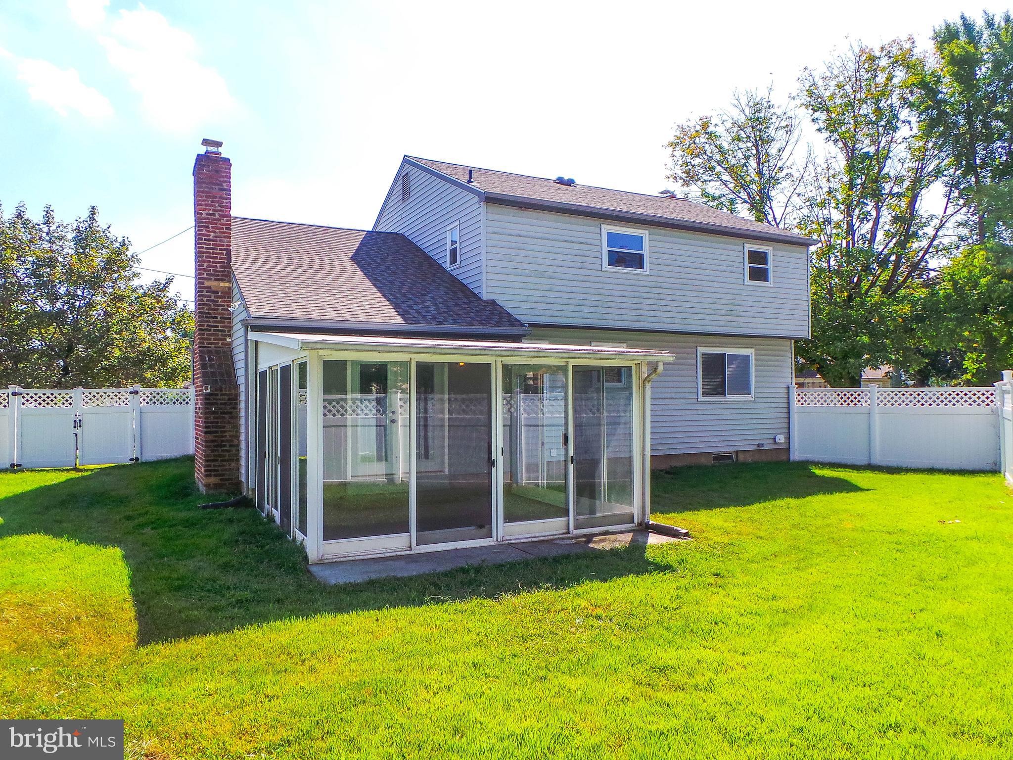 701 Regency Road Beverly, NJ 08010 - Photo 2 of 27