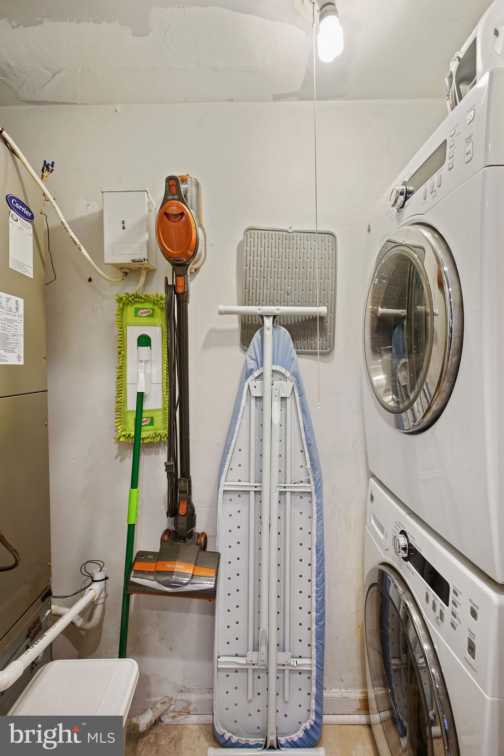 4519 28th Road South, Unit 45 Arlington, VA 22206 - Photo 19 of 27 Convenient washer/dryer in unit