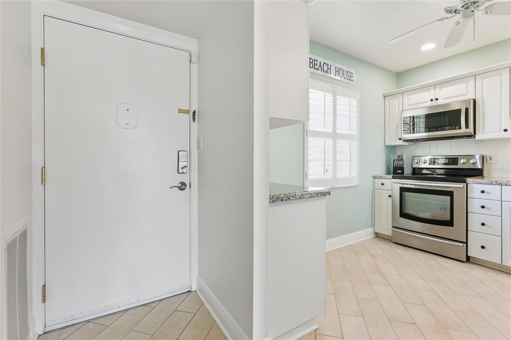 4420 Exeter Drive, Unit 303 Longboat Key, FL 34228 - Photo 15 of 42