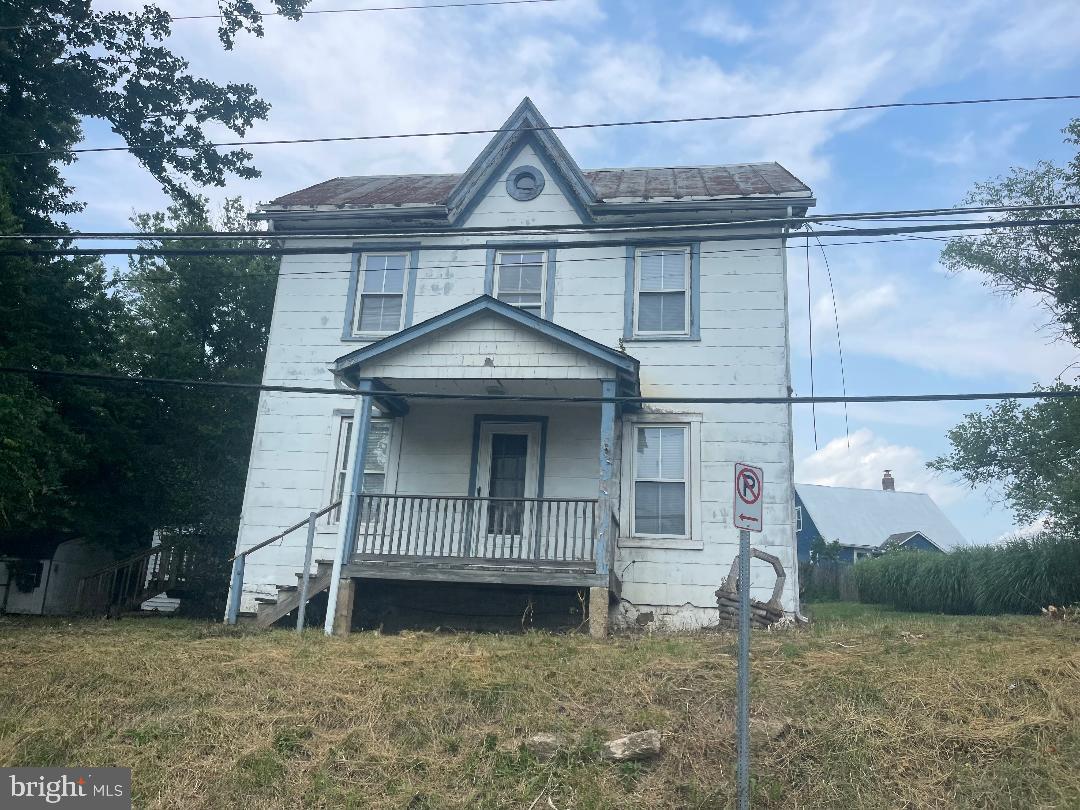15121 Barnesville Road Boyds, MD 20841 - Photo 1 of 27 Charming fixer-upper with potential.