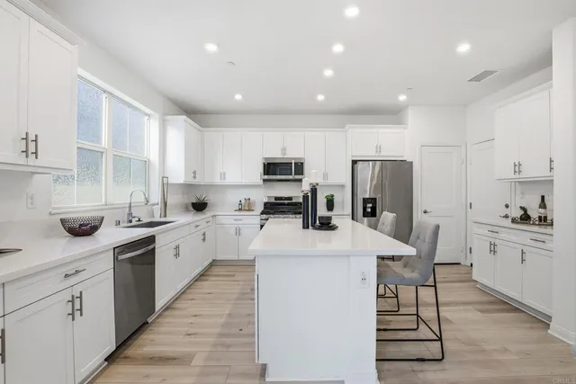 $949,900 | 1700 Laurelwood Way, Oceanside, CA 92056