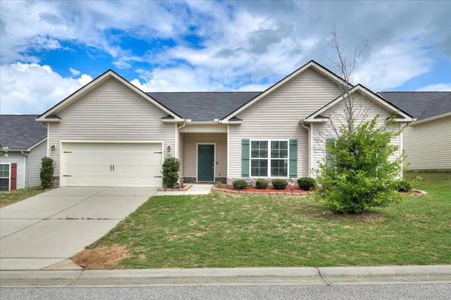 $1,750 | 323 Koweta Way, Grovetown, GA 30813