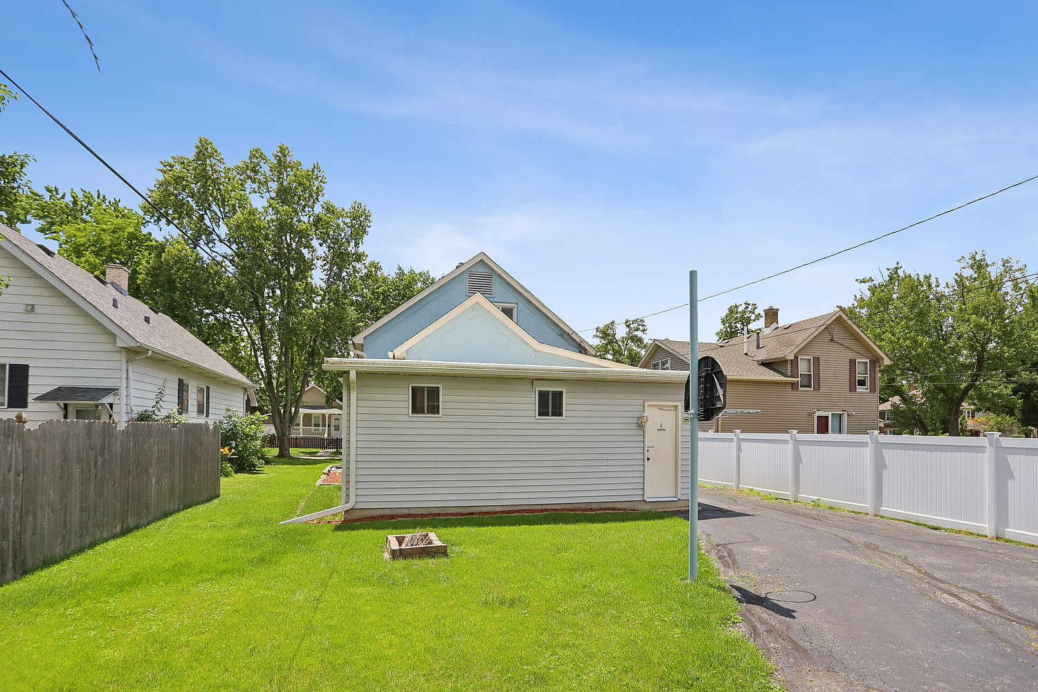815 Oneida Street Joliet, IL 60435 - Photo 20 of 24