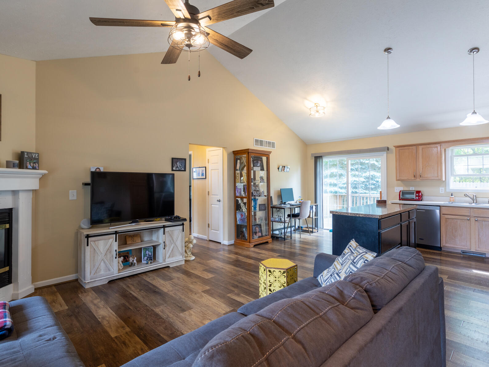 3523 Wakefield Court Spring Arbor, MI 49283 - Photo 2 of 23 0N0A8969-HDR