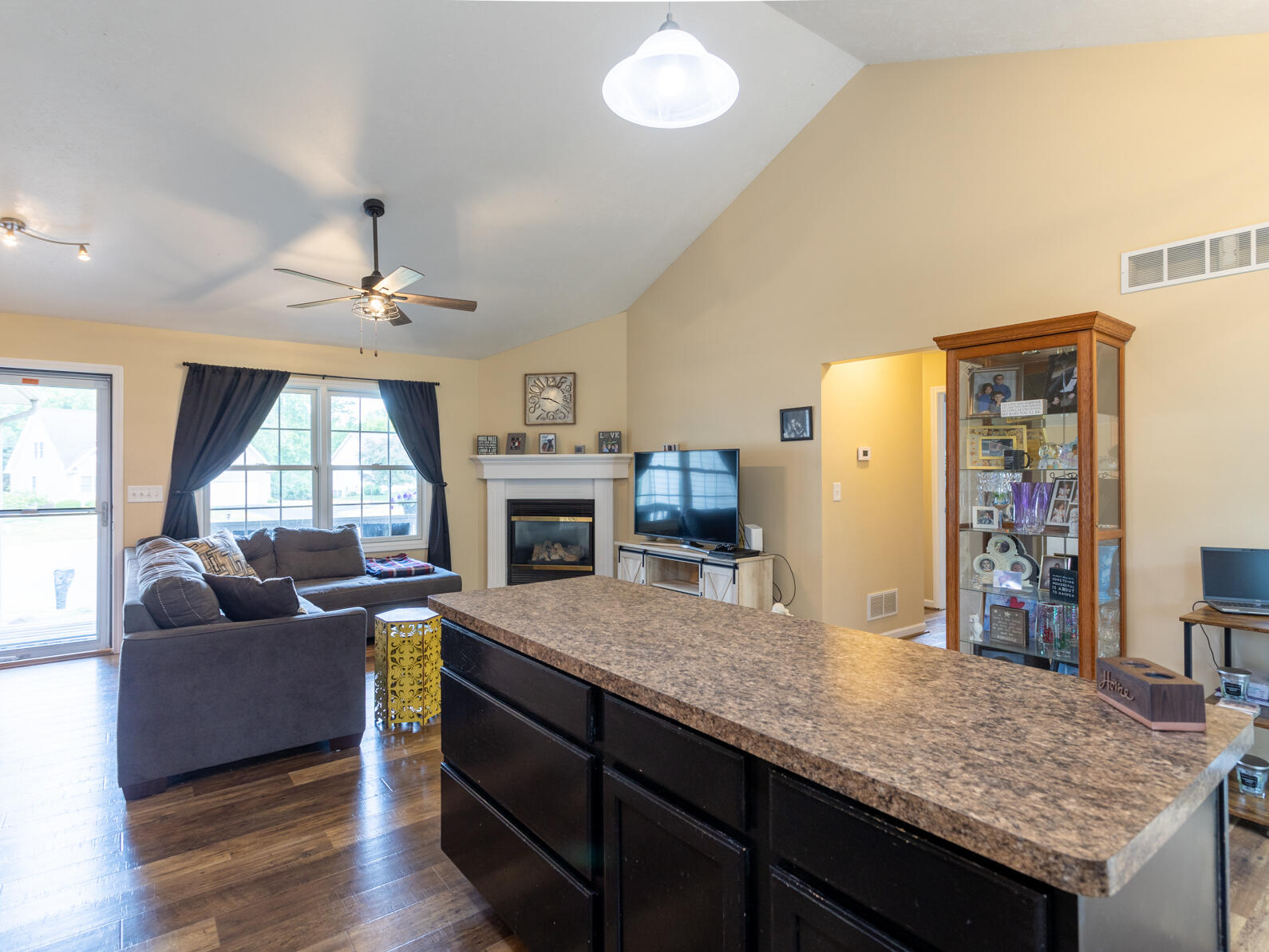 3523 Wakefield Court Spring Arbor, MI 49283 - Photo 3 of 23 0N0A8947-HDR