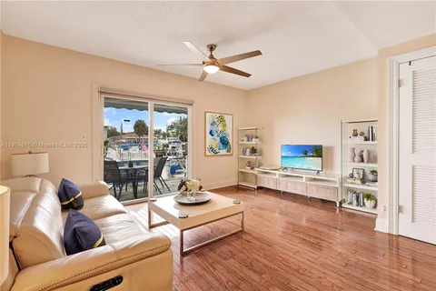 $415,000 | 2533 Northeast 15th Street, Pompano Beach, FL 33062