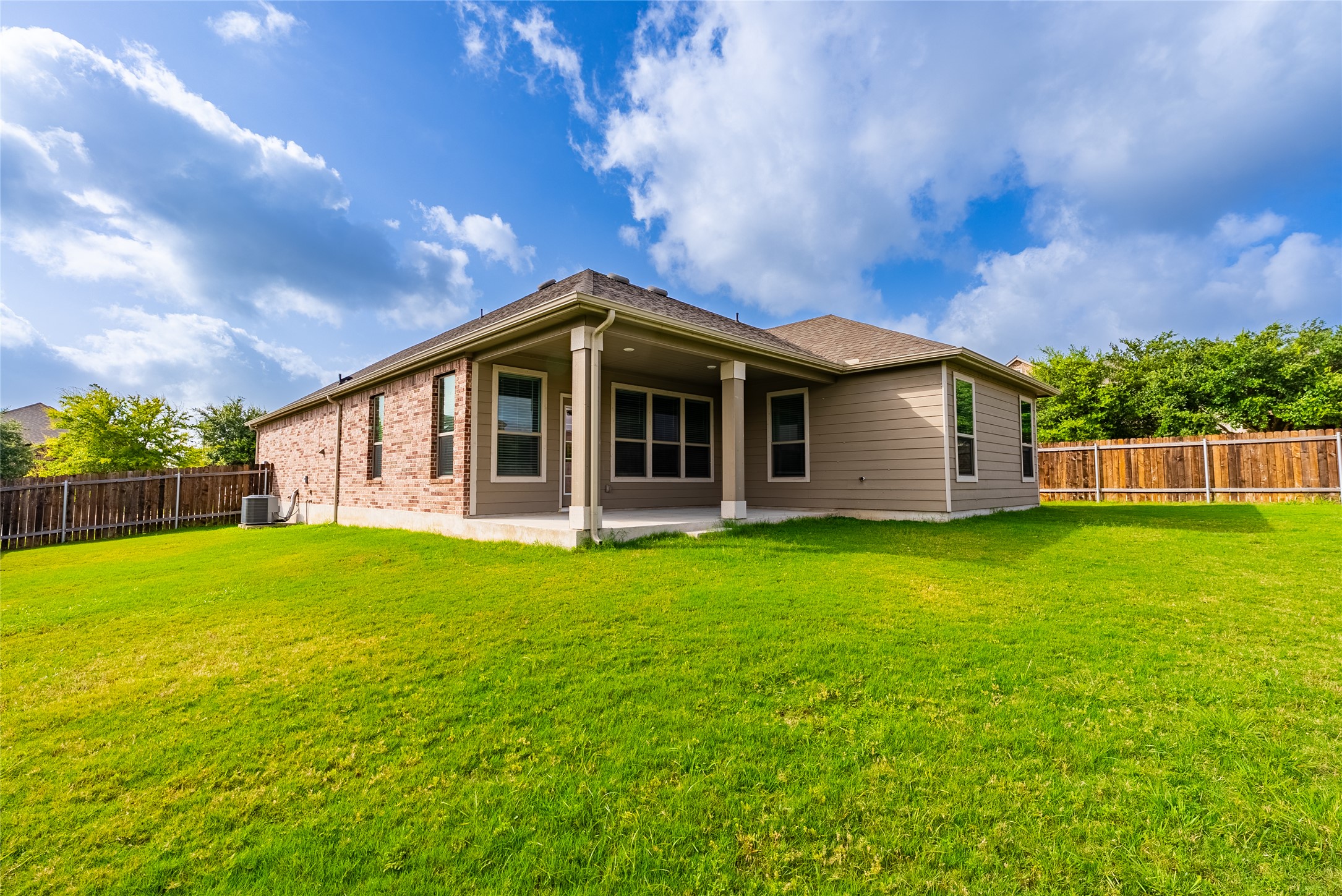 637 Landon Samuel Loop Pflugerville, TX 78660 - Photo 12 of 21
