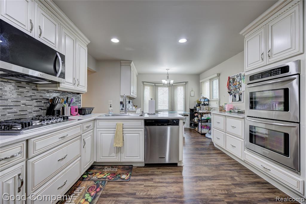 6255 Celeste Road West Bloomfield, MI 48322 - Photo 15 of 50