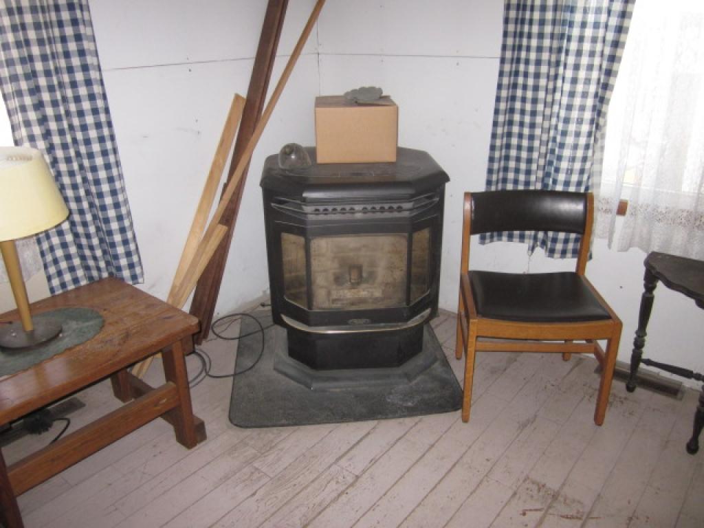 112 Exeter Road Newmarket, NH 03857 - Photo 5 of 18 Gallery Image 5