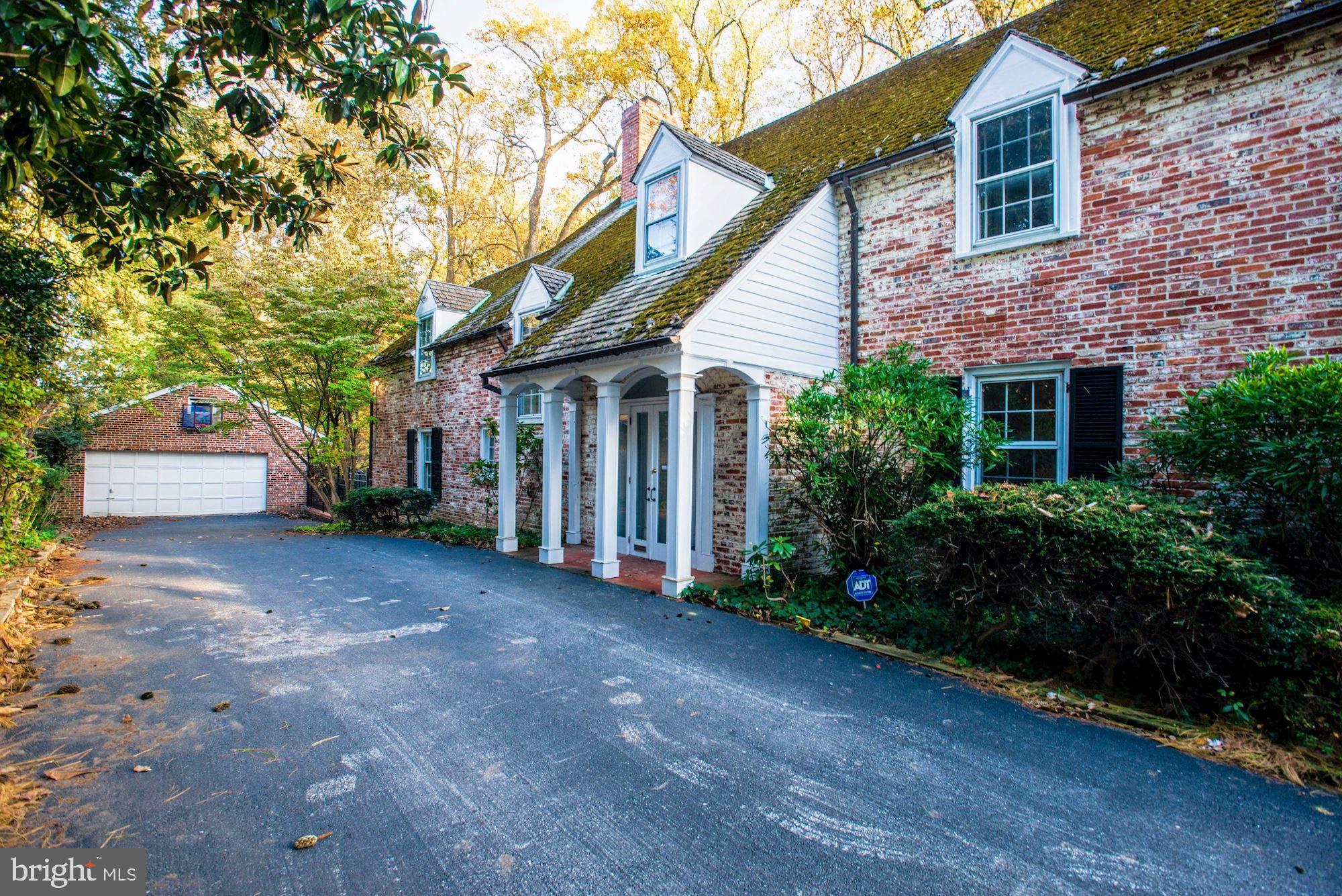 2811 Foxhall Road Northwest Washington, DC 20007 - Photo 2 of 20 2811 Foxhall Road NW