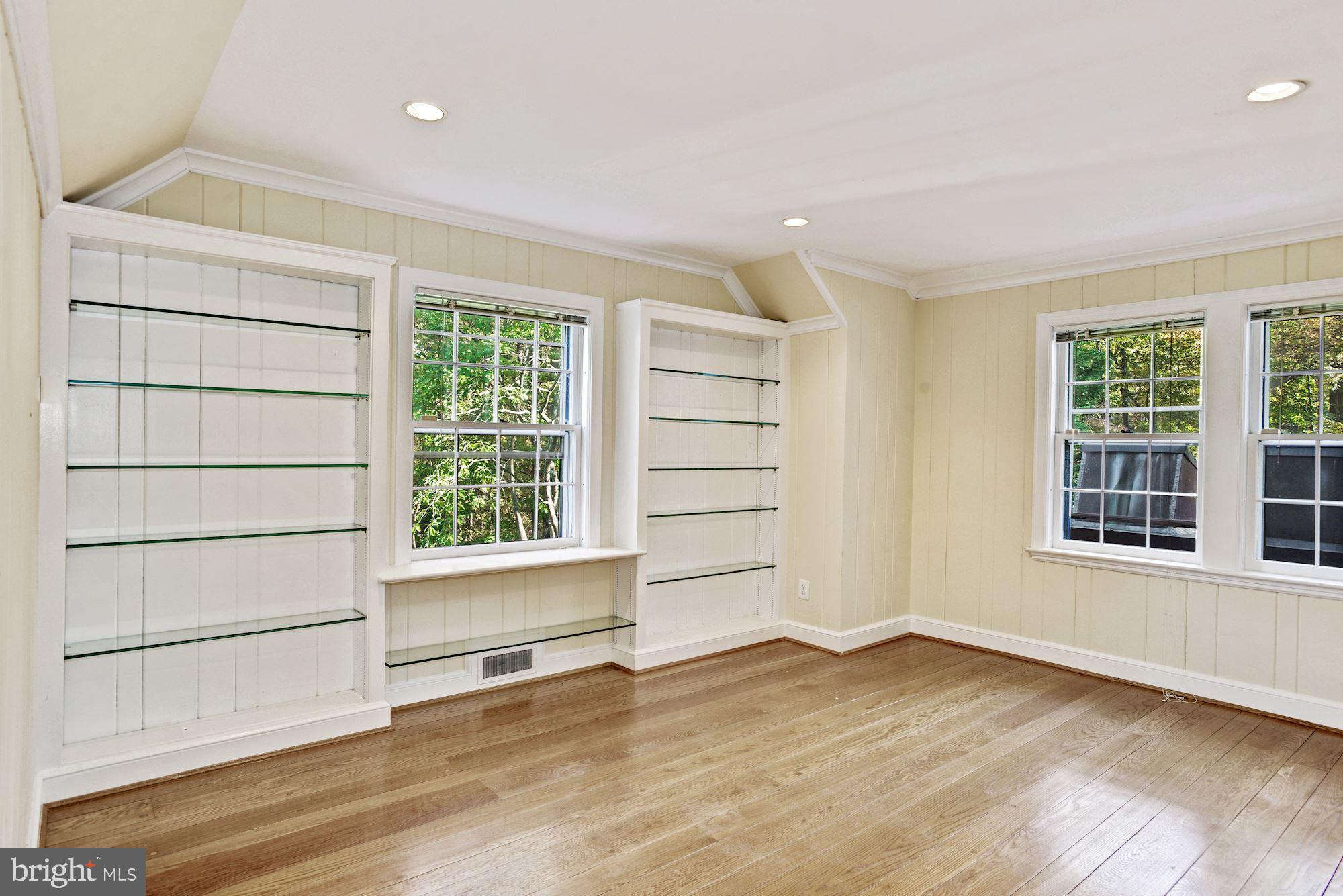 2811 Foxhall Road Northwest Washington, DC 20007 - Photo 14 of 20 Bedroom