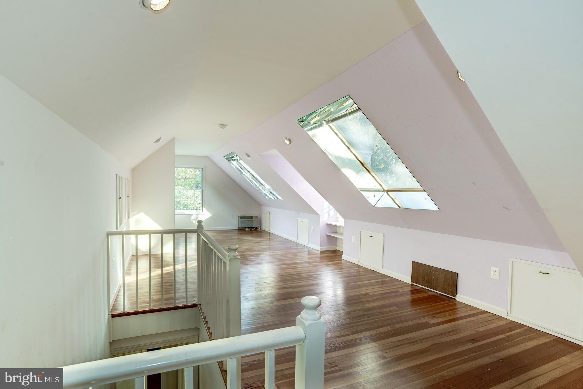 2811 Foxhall Road Northwest Washington, DC 20007 - Photo 15 of 20 Third Level Bedroom / Bonus Room
