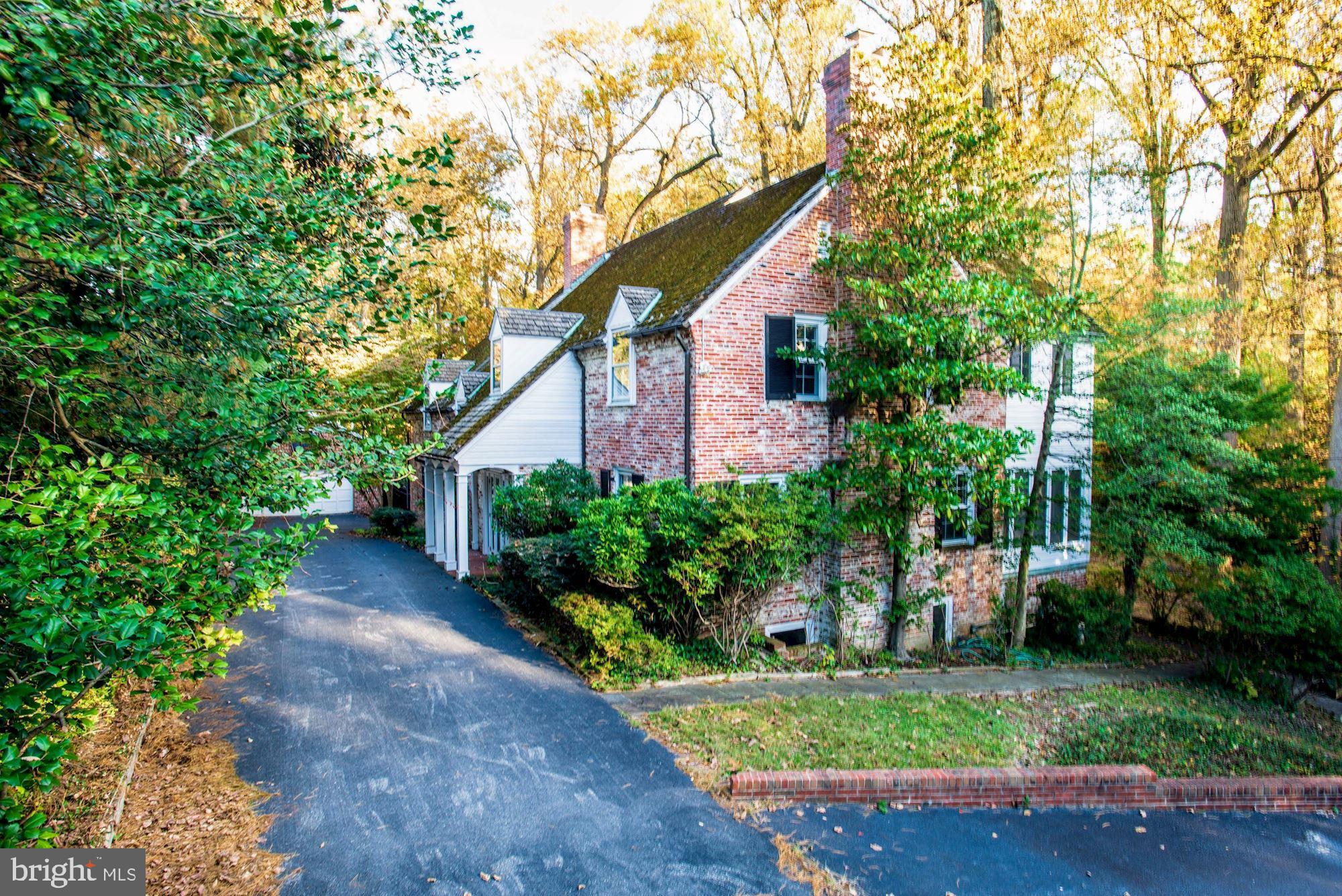 2811 Foxhall Road Northwest Washington, DC 20007 - Photo 19 of 20 Front Approach