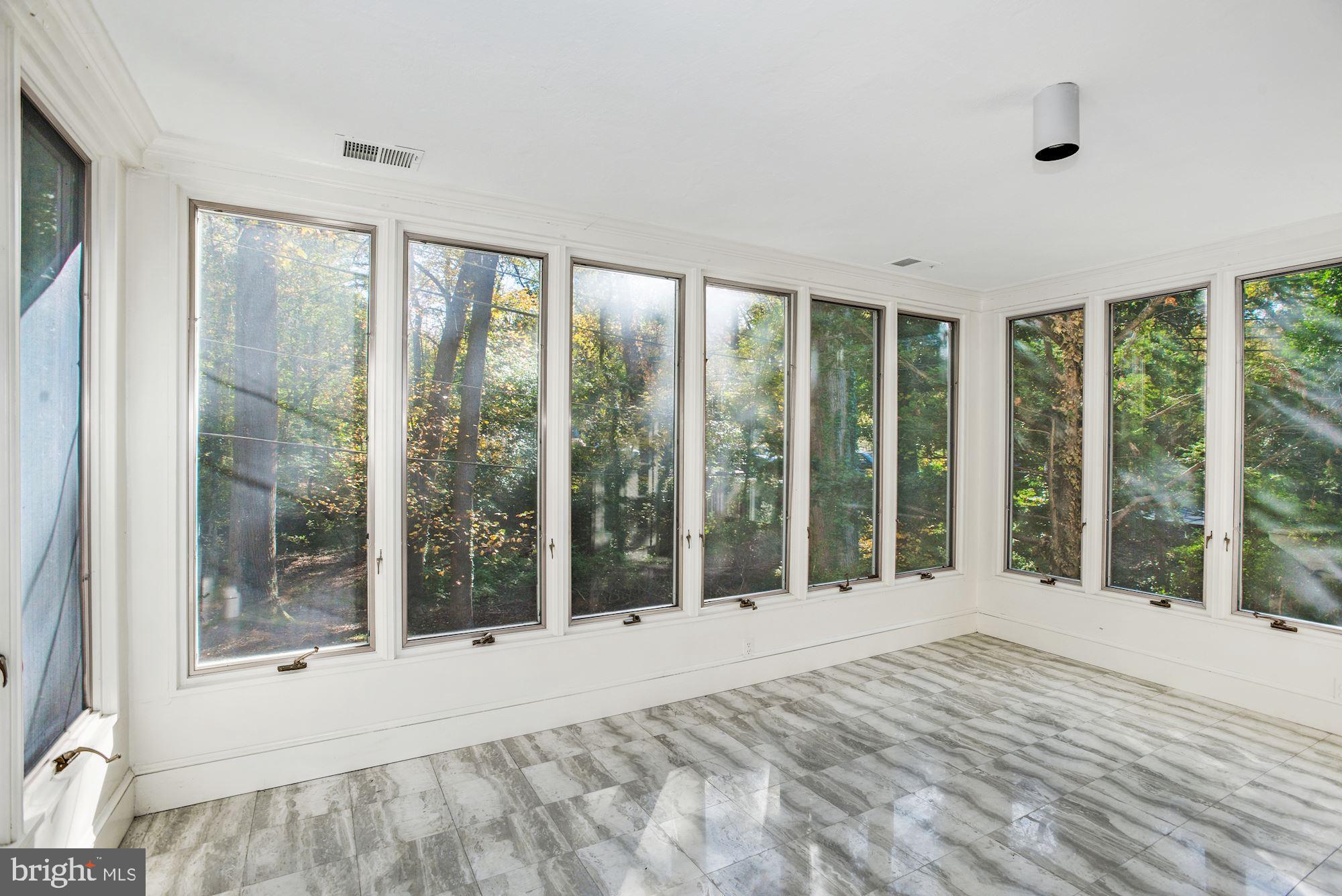 2811 Foxhall Road Northwest Washington, DC 20007 - Photo 7 of 20 Sunroom