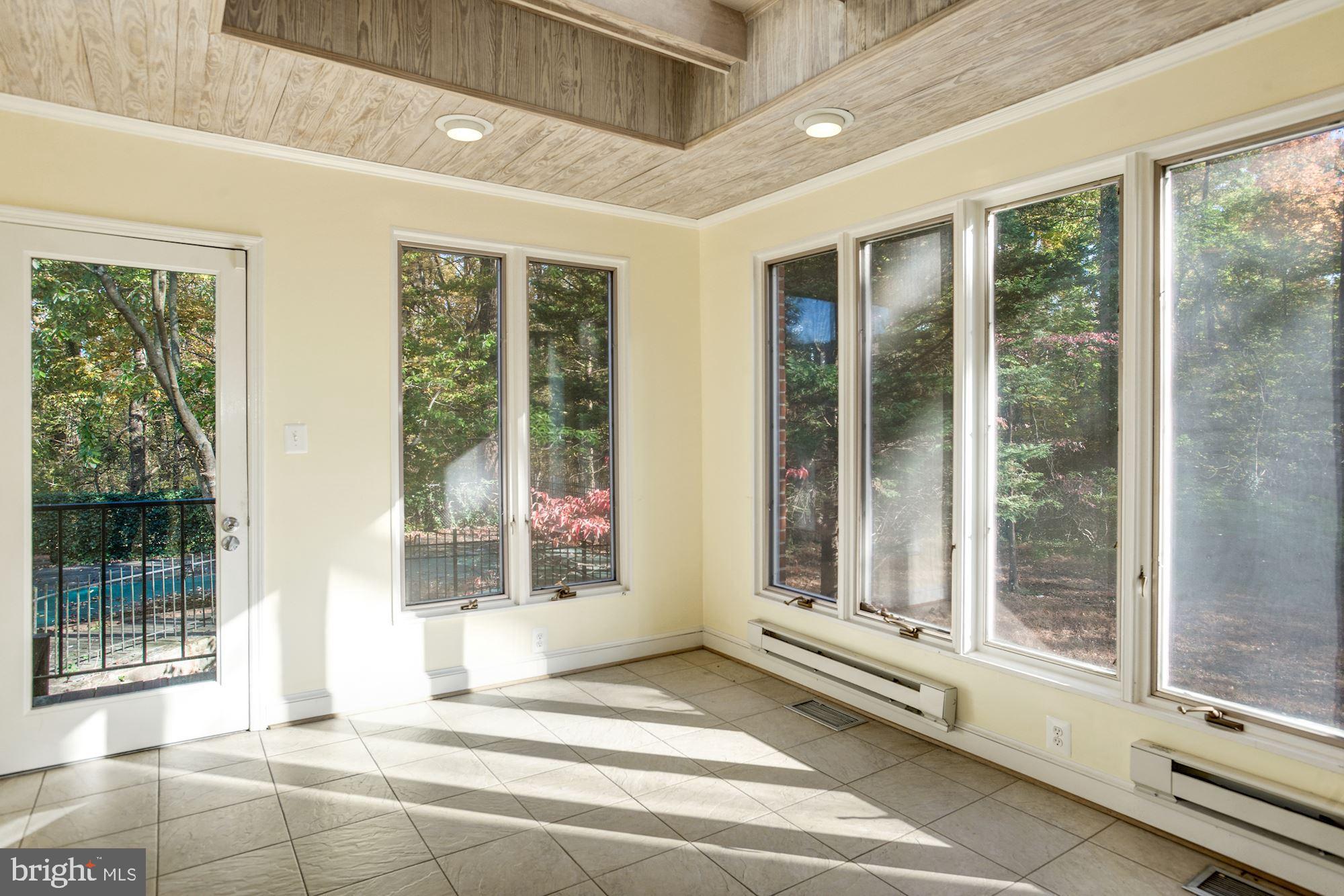 2811 Foxhall Road Northwest Washington, DC 20007 - Photo 10 of 20 Breakfast Room